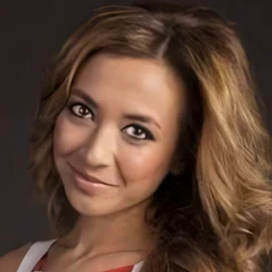 Darázs Szandra - vaszontaska.com