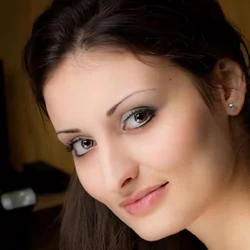 Tári Mercédesz Dorina - vaszontaska.com