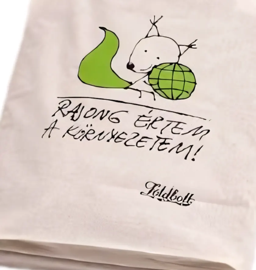 Nagy felületű vászontáska nyomtatás egyedi grafikával.